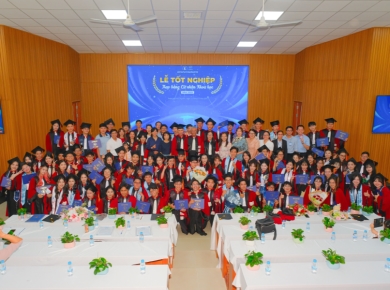 LỄ TỐT NGHIỆP & TRAO BẰNG CỬ NHÂN NĂM 2025
